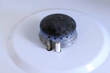 Soba brülörü doğal gaz iltihabı. Küçük brülör bir mutfak gazı soba yanma gaz.