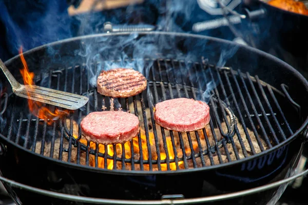 Burgers Cheeseburgers Burgers Fried Grill Fire — Stock Photo, Image