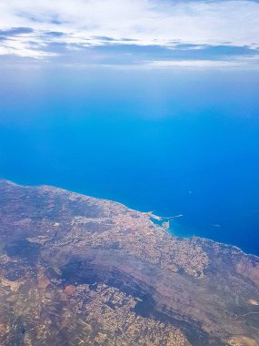 Beach, uçağın penceresinden görünümü.