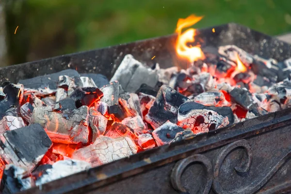 Brandende Kolen Voor Bbq Zijn Grill — Stockfoto