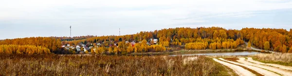 Byn Bakgrunden Hösten Skogen Vid Sjön Hösten Ryssland — Stockfoto