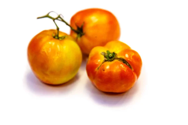 Tomates Orgánicos Naturales Verde Naranja Sobre Fondo Blanco Con Sombra — Foto de Stock