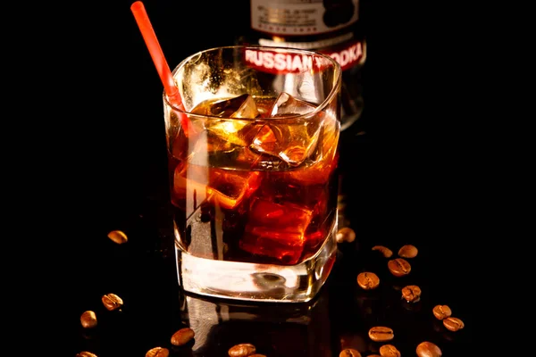 Svart Rysk Cocktail Ett Officiella Drinkarna Den Internationella Bartender Association — Stockfoto