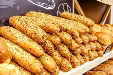 Üstünde belgili tanımlık sayaç depodaki susam ile mini baget yalan