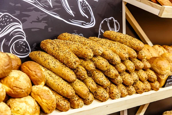 Des Mini Baguettes Aux Graines Sésame Trouvent Sur Comptoir Magasin — Photo