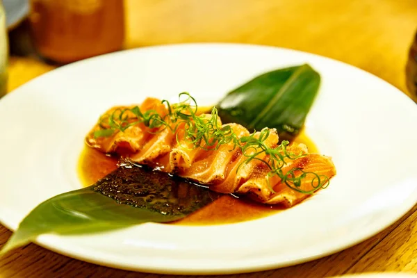 Лосось Терияки Японское Блюдо Подают Московских Ресторанах — стоковое фото