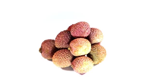 Litchi Berputar Pada Latar Belakang Putih — Stok Video