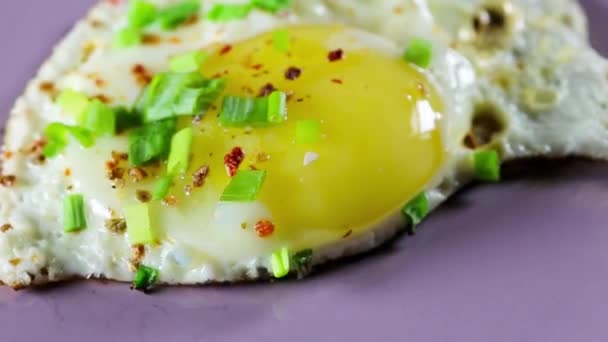 Τηγανιτά Αυγά Πιπέρι Και Πράσινα Κρεμμύδια — Αρχείο Βίντεο