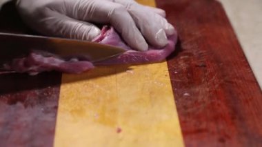 Şef ham fileto dilim ve uyluk Türkiye dilimleri oyma.