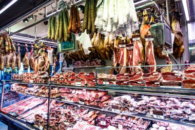 İspanyolca jambon satan mağaza. Domuz eti tedavi bacak.
