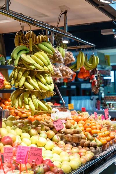 Compre Mercado Con Fruta Muchas Frutas Diferentes — Foto de Stock