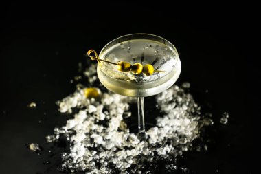 Kokteyl votka Martini vermut James bon