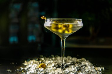 Kokteyl votka Martini vermut James bon