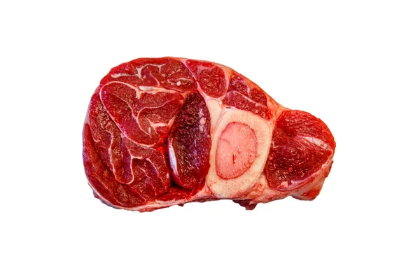 Ossobuco bœuf marbré cru sur fond blanc, isolé . — Photo