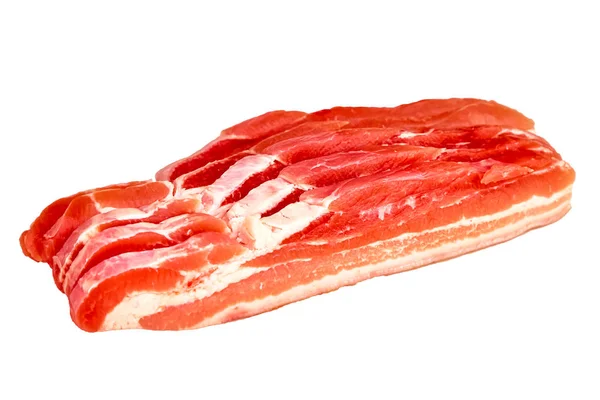흰색 배경에 원시 돼지 고기의 판세타 얇은 조각. — 스톡 사진