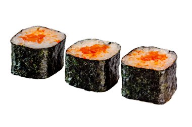 Japon Maki dürümü, hosomaki. Nori, pilav, somon, acı sos. Menüler için. İzole edilmiş.