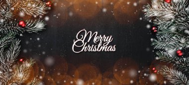 Üst, üst, yukarıdan, yaprak dökmeyen dalları görüntüle, küre ağaç ve Merry Christmas yazıt siyah arka plan, kar etkisi ve ışık boncuk beyaz.