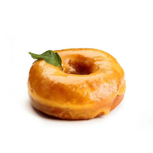Donut Mit Honigglasur Und Einem Blatt Des Geistes Isoliert Auf — Stockfoto