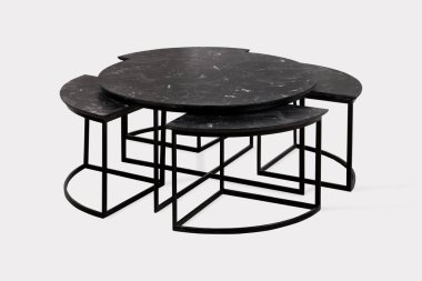 Kahve masası ve beyaz arka plan ve siyah arkaplan