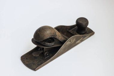 Eski vintage küçük çelik çekici beyaz arka plan üzerinde eski aracı marangoz izole Ağaç Sanayi