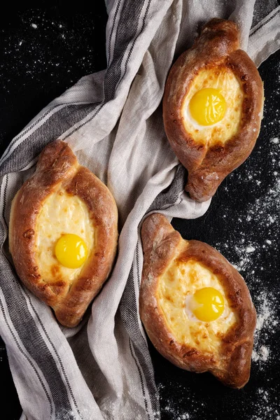 Lezzetli Acara khachapuri suluguni ile