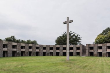 Alman askeri mezarlığı Mont-de-Huisnes Normandy, Fransa için