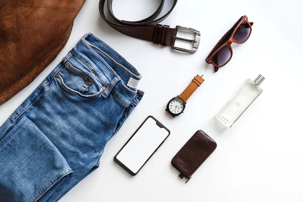 Mężczyzna płaski świecki hipster lato moda zestaw akcesoria i ubrania na biały — Zdjęcie stockowe