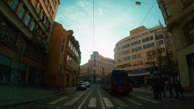 Prag Sokaklarında Hız ve Hareket . 