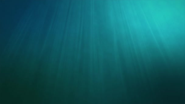 Onderwaterzonnestralen Die Van Bovenaf Door Het Diep Heldere Blauwe Water — Stockvideo