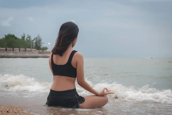 Serenidade Meditação Ioga Praticando Mar — Fotografia de Stock