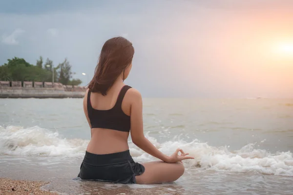 Serenidade Meditação Ioga Praticando Mar — Fotografia de Stock