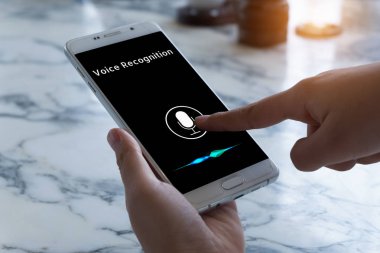 Ses tanıma, konuşma algılamak ve derin kavram öğrenme. Hareket eden telefon ekranında Application.