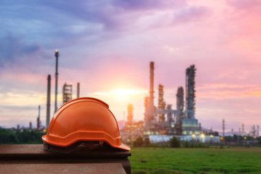 Kask İnşaat Sanayi arka plan ile metal çubuğu.