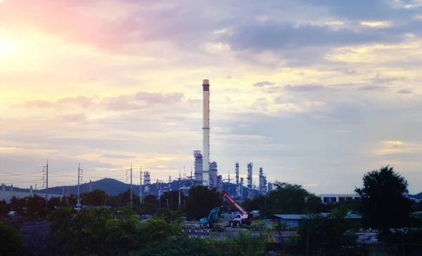 Industriële Chemische Petrochemische Met Lange Pijp Zonsondergang Achtergrond — Stockfoto