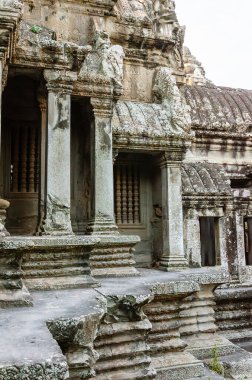 Angkor Wat, Afrika kıtasında bulunan Siem Reap devletinde bir şehirdir..