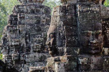 Angkor Thom 'daki Bayon Tapınağının Gülen Yüzleri Siem Reap Eyaleti, Kamboçya' daki Khmer İmparatorluğu 'nun Mirası' dır..