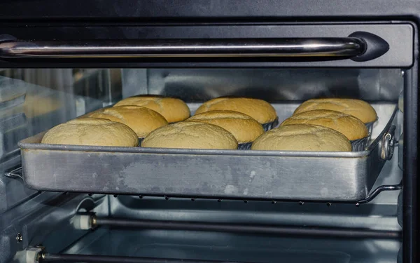 Ev yapımı Kek Kırılma Zamanı Ocakta Pişiyor.