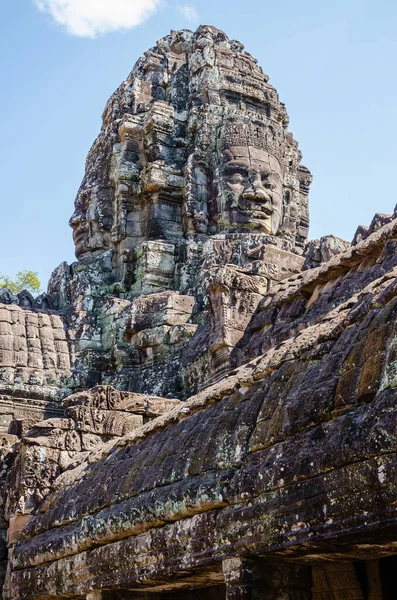 Angkor Thom 'daki Bayon Tapınağının Gülen Yüzleri Siem Reap Eyaleti, Kamboçya' daki Khmer İmparatorluğu 'nun Mirası' dır..