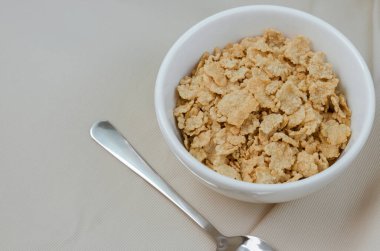 Kahvaltılık Gevrek ve Üzüm Yemeği.