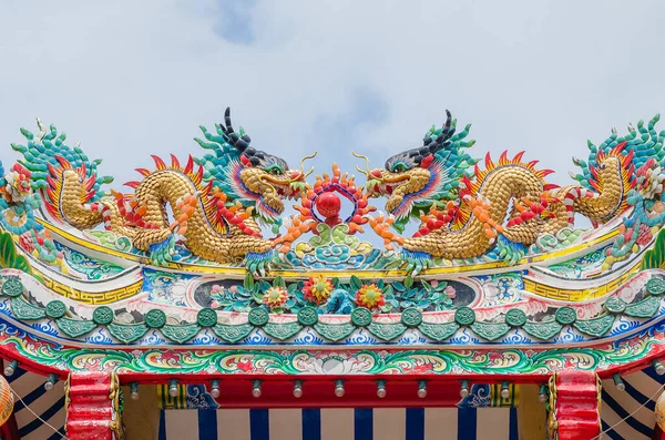 Kleurrijke Dragon Decorate Chinese Heiligdom — Stockfoto