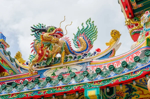 Колір Прикраси Дракона Китайському Святилищі — стокове фото