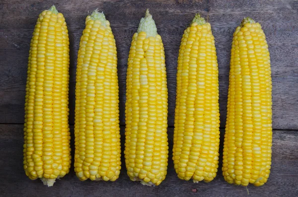 Świeża Ekologiczna Kukurydza Cukrowa Dla Składników Żywności — Zdjęcie stockowe