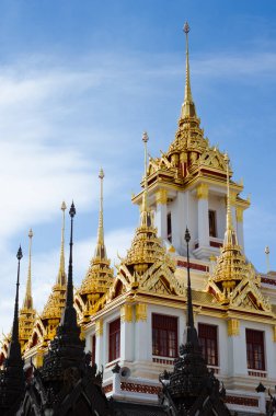 Loha Prasat (veya Metal Kale), Tayland 'ın Bangkok kentindeki Wat Ratchanaddaram Manastırı' nda Dünya Mirası Alanının bir yeridir..
