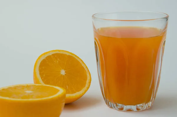 Οργανικός Χυμός Πορτοκάλι Και Πορτοκάλι — Φωτογραφία Αρχείου