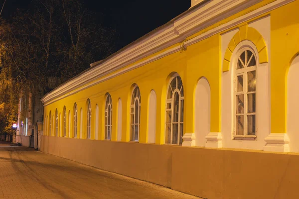 Arched Windows Building Street Kostroma Russia — Stock Photo, Image