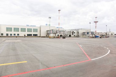 Ufa, Rusya Federasyonu. 19 Mayıs 2018: Ufa Havaalanı. Terminal Havaalanı üzerinden görünümü