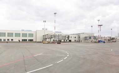 Ufa, Rusya Federasyonu. 19 Mayıs 2018: Ufa Havaalanı. Terminal Havaalanı üzerinden görünümü