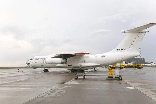 俄罗斯 2018年5月19日 一架俄罗斯大型货机在机场 — 图库照片