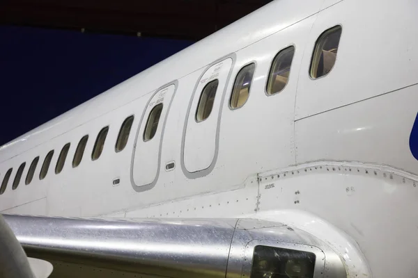 Turbina Parte Fuselagem Asa Avião Passageiros Fundo Hangar Aeronaves — Fotografia de Stock