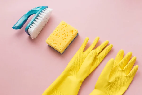 Flat Lay Detergents Cleaning Accessories Pink Color Cleaning Service Concept — Stock Photo, Image